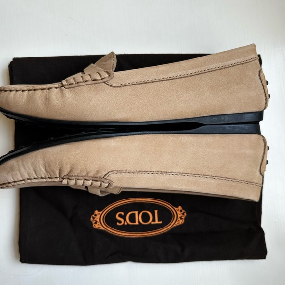 TOD’s Gommino City Suede Loafers - Picture 3 of 4